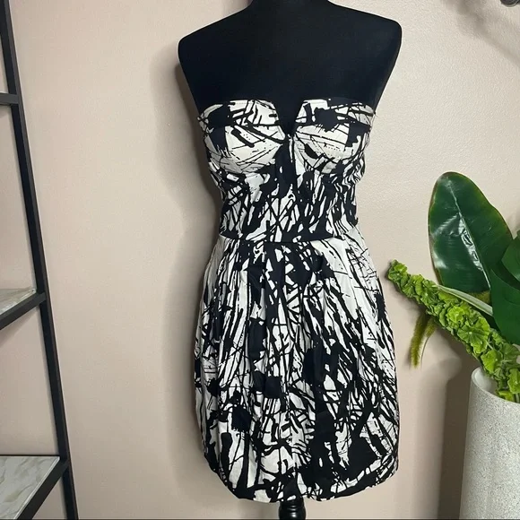 Black Graffiti Print Underwired Hook & Eye Zip Bandeau Bodycon Mini Dress White | Color: Black/White | Size: M | Lovefashcash's Closet
